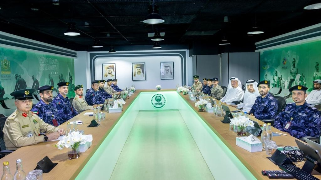 مجلس القيادات الشرطية يستعرض التقارير الأمنية ويبحث تطوير مهارات الذكاء الاصطناعي في اجتماعه الرابع
